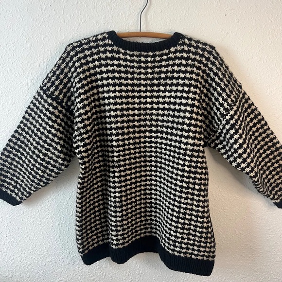 Oversized Vintage Handmade Unisex OS Houndstooth Sweater - Picture 2 of 3